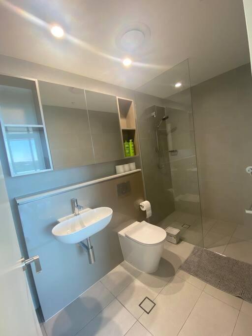 Closest Apt To Mq Center * Sydney