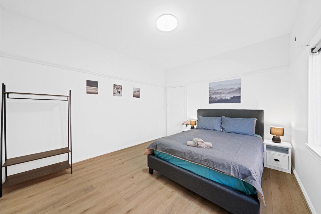 Apartment Burwood Newly Renovated 2 Bed 2 Bath Free Private Parking Big