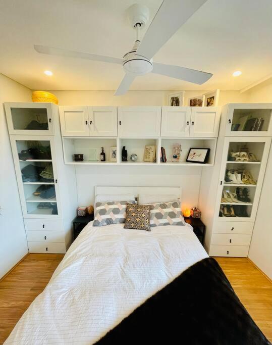 Gem Family - Olympic Park, Newington Apartment