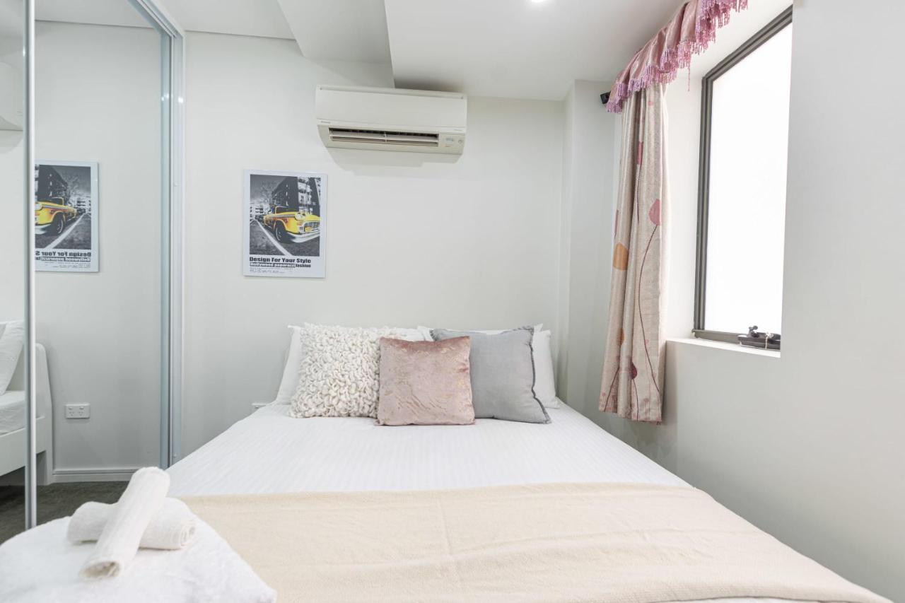 Apartment 2 Bd With Large Courtyard Near The Star Casino Sydney