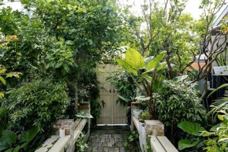 The East-redfern Mansion On Chelsea Holiday home Sydney