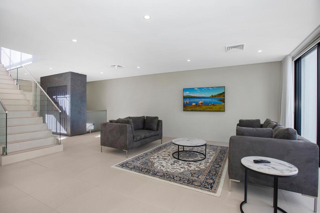 Luxury Waterfront @ Kyle Bay 3 Bedroom Duplex Holiday home *