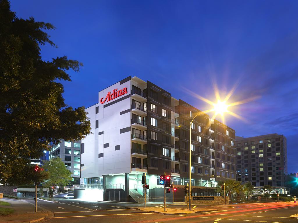 Adina Airport Aparthotel 4*