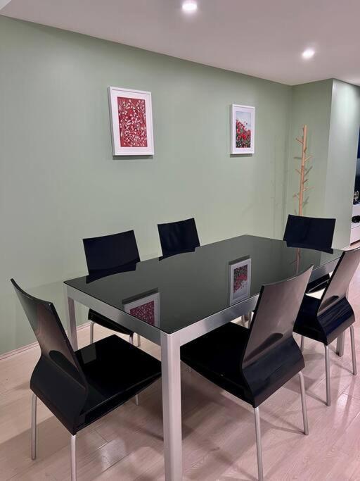 Apartment Spacious Terraced Style In Zetland