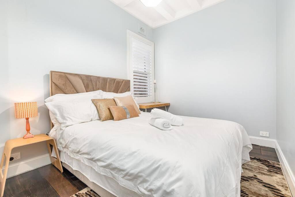 Apartment Stunning Two Bedroom In Millers Point 16 High Self- Catering