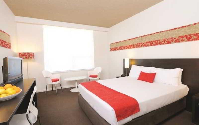 Royal Pacific 4*