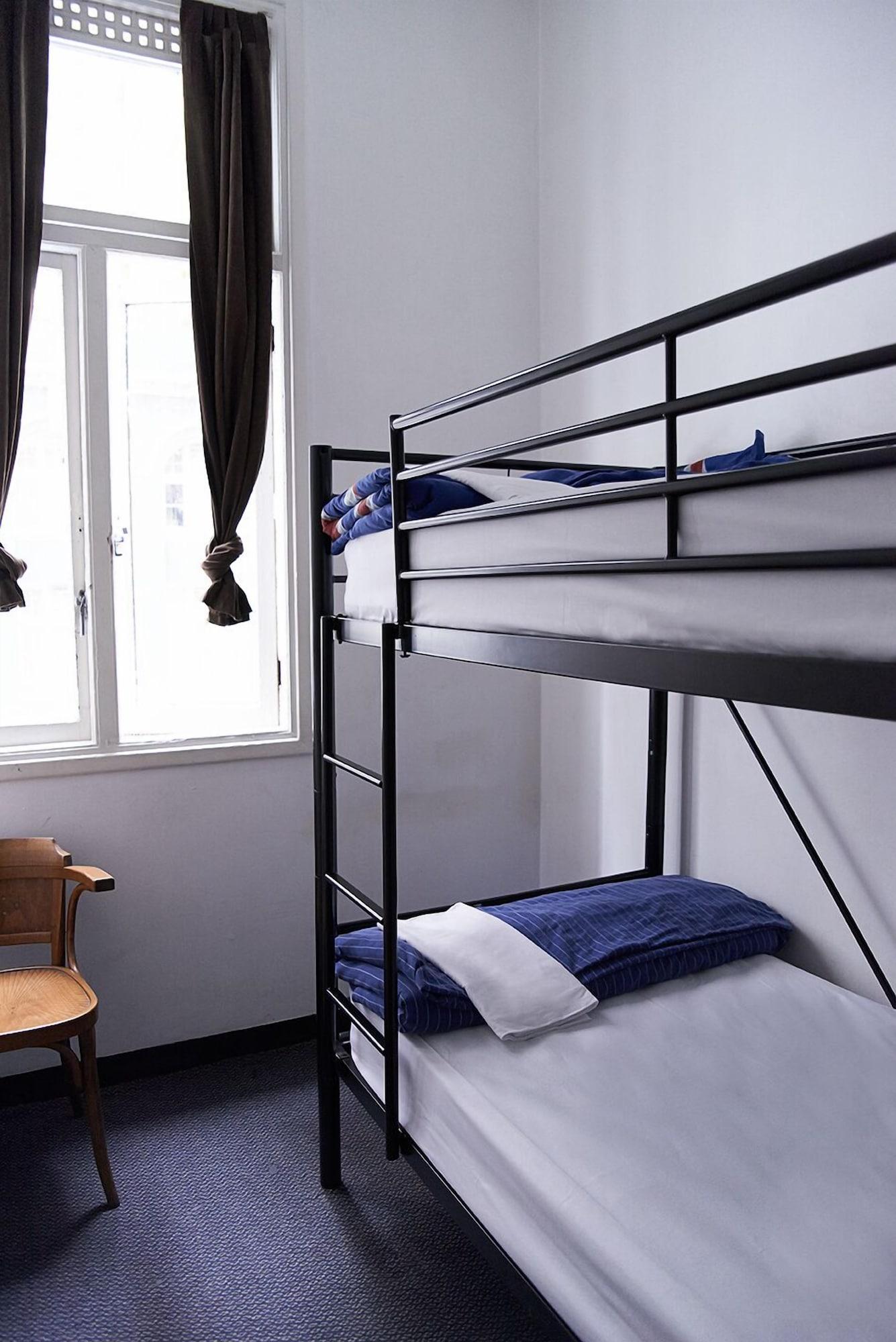 Maze Backpackers - Hostel *