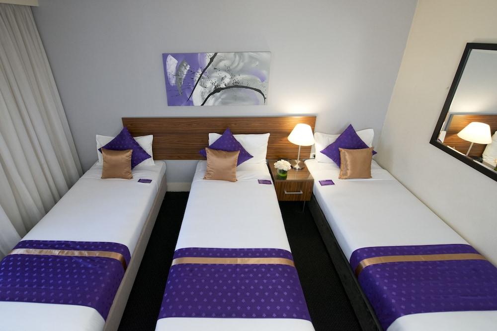 Park Regis Centre Hotel 3*