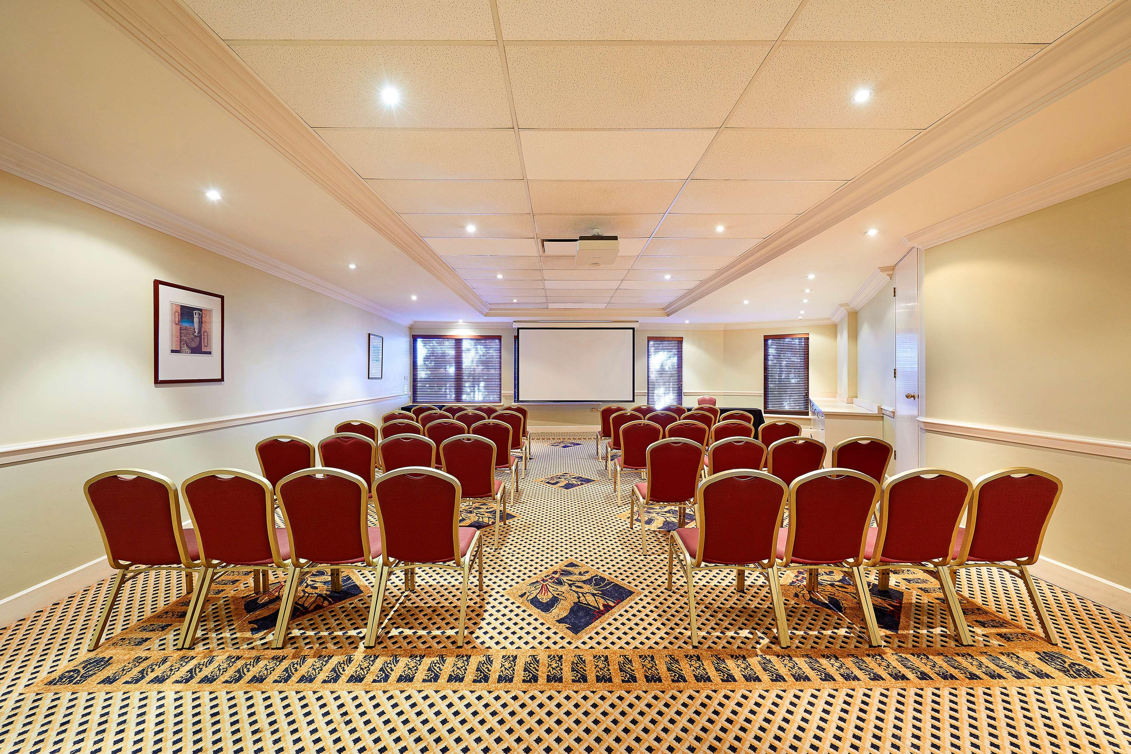 Hotel Stamford Plaza Airport & Conference Centre 5*