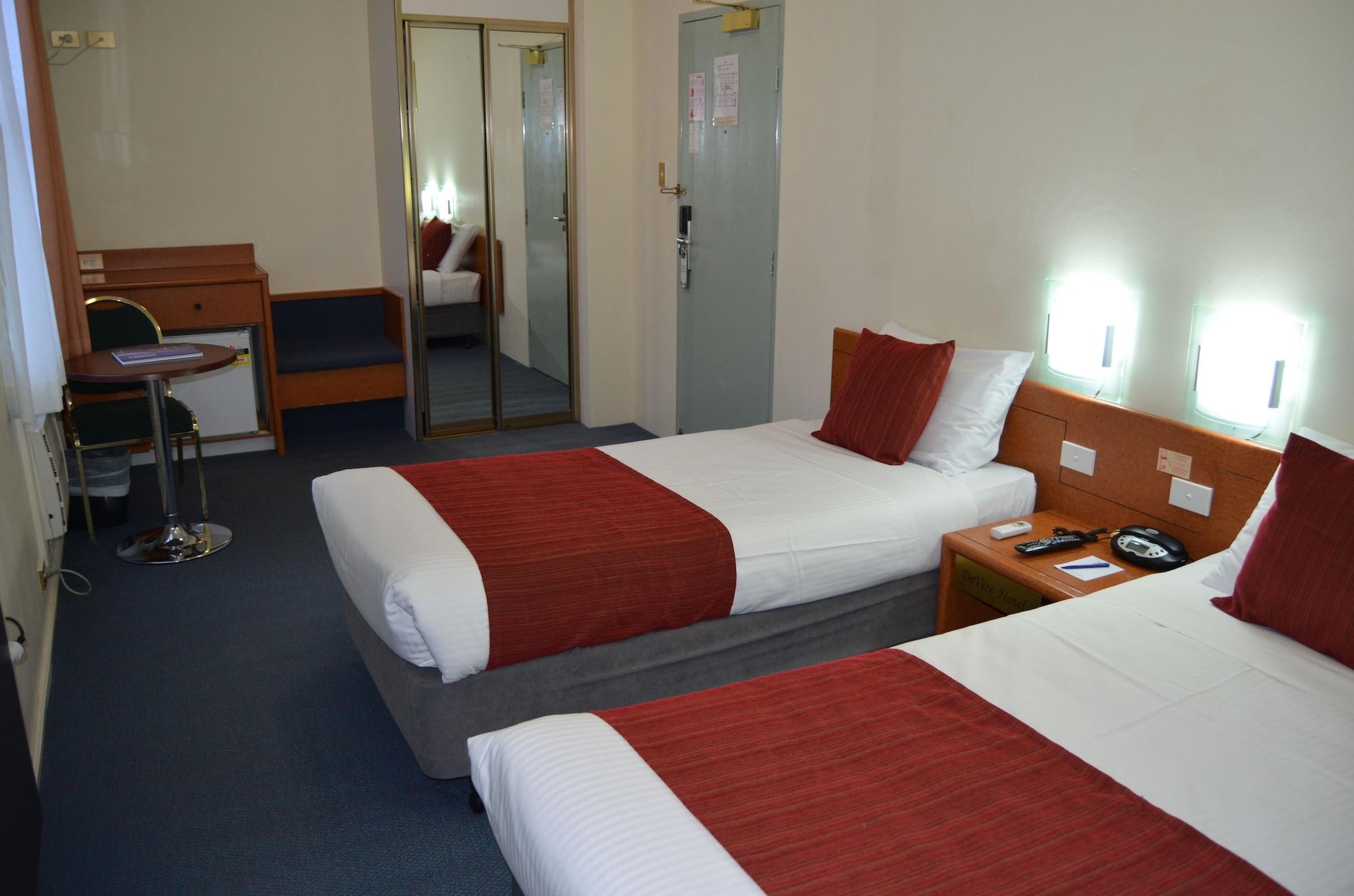 Devere Hotel 3*