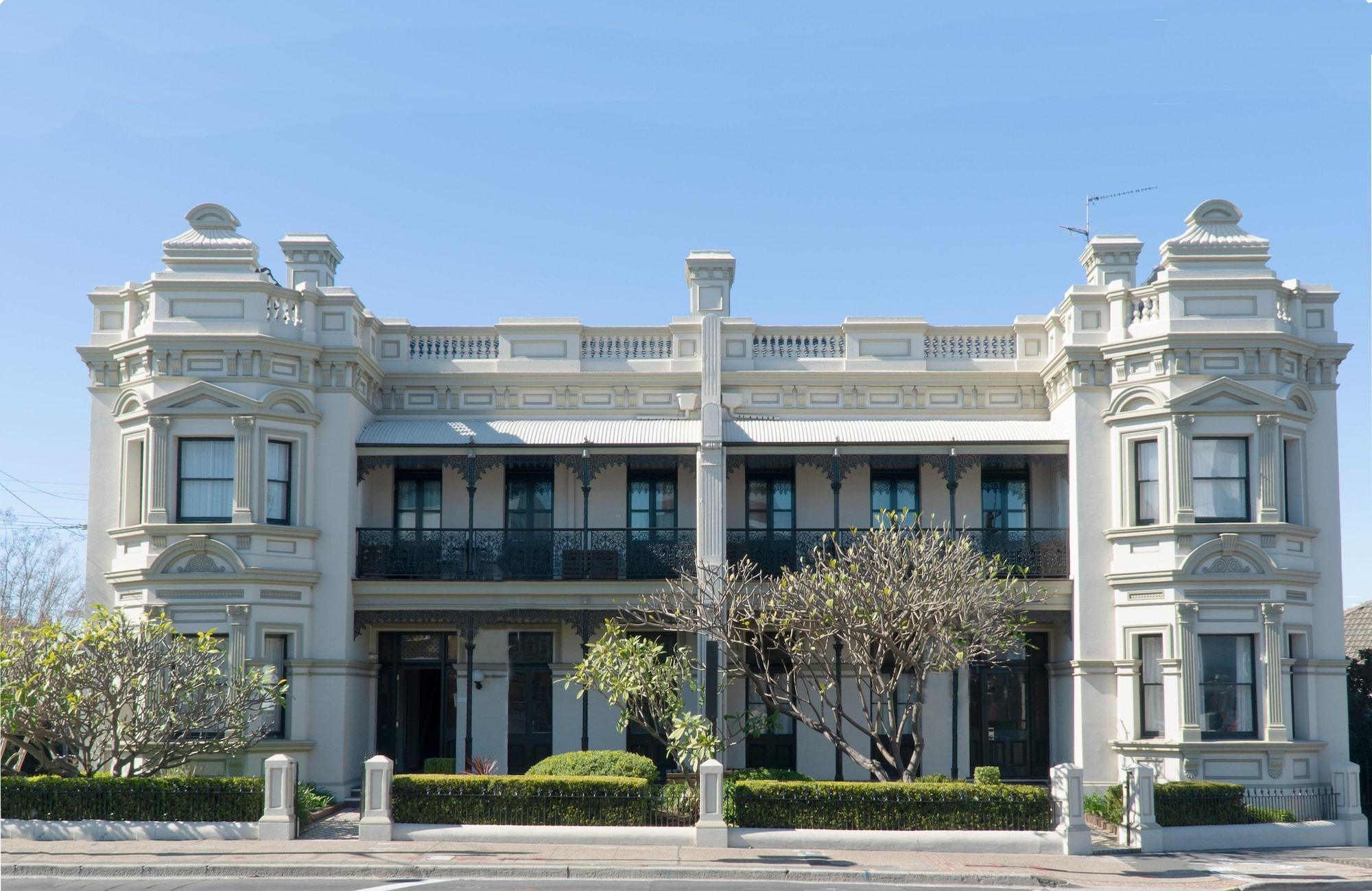 The Lurline Randwick Hotel 4*