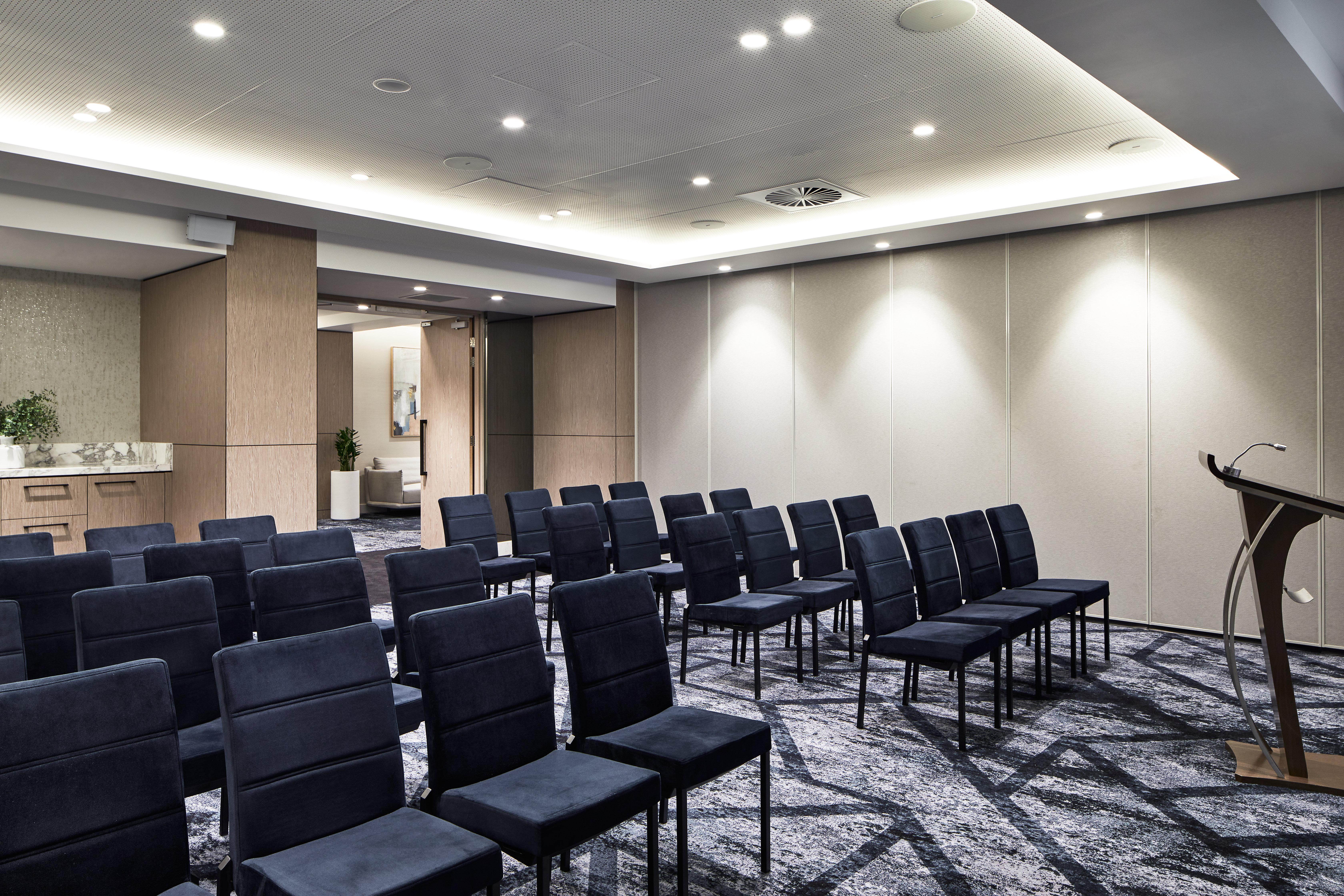 Hotel Crowne Plaza Darling Harbour By Ihg 4*