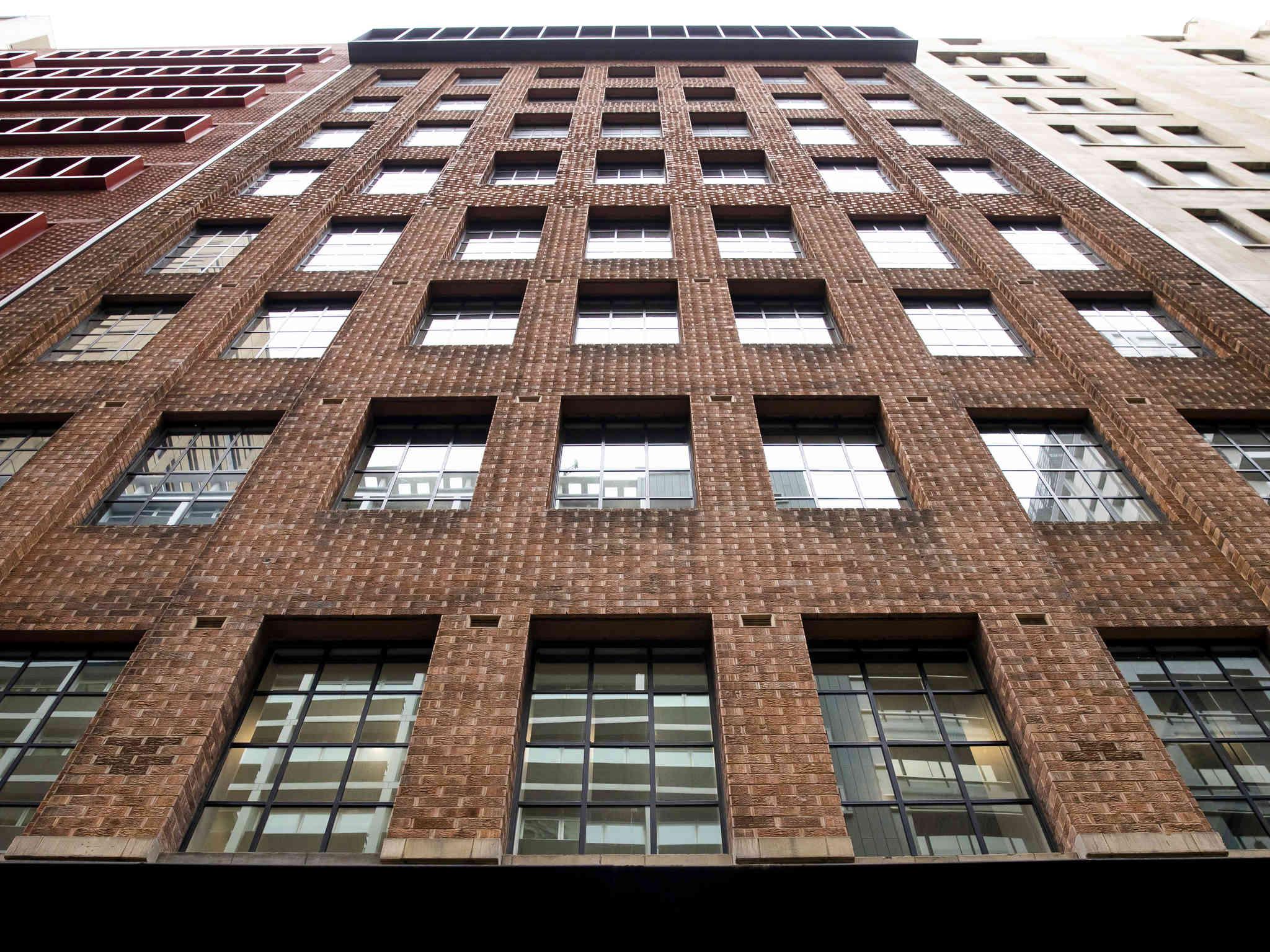 Hotel Mercure Martin Place 4*