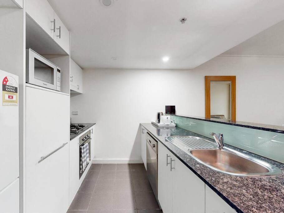 Atch9 - St Leonards Atchison St Sydney