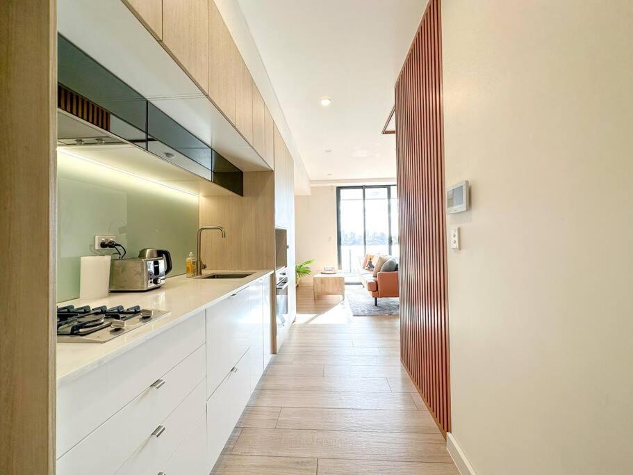 City Living Made Easy 1 Bed Apt In Ashfield Heart *