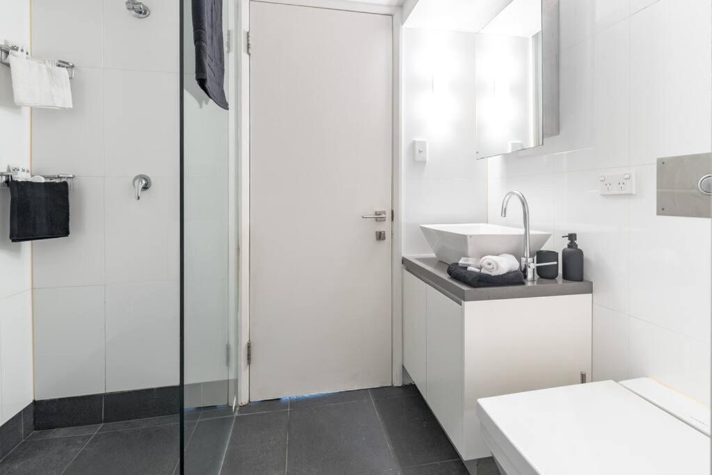 Harbourfront Oasis With Pool, Steps To Vivid And Iconic Sydney Views * Sydney