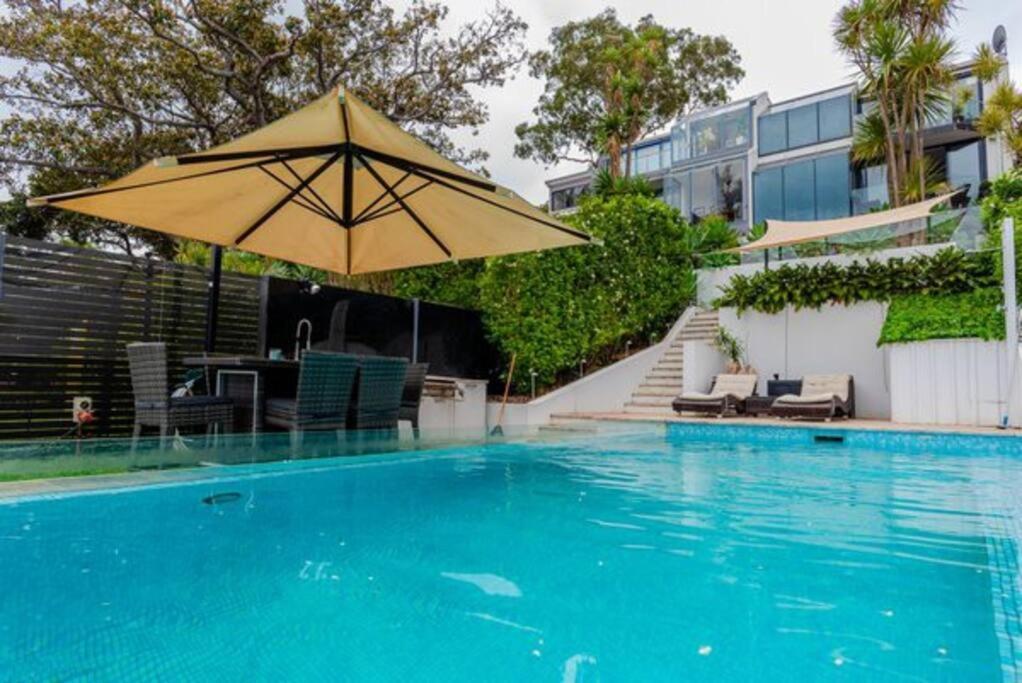 Harbourfront Oasis With Pool, Steps To Vivid And Iconic Sydney Views