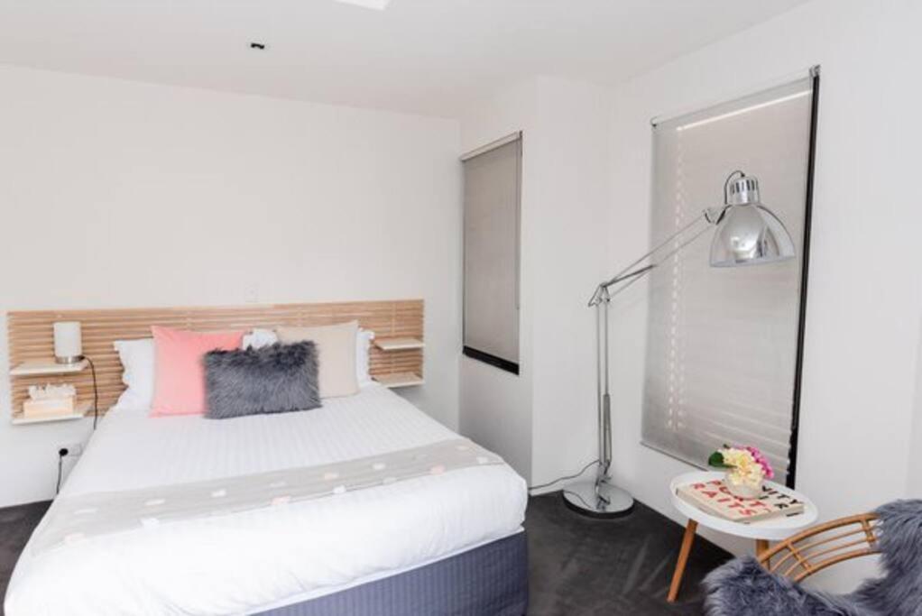 Harbourfront Oasis With Pool, Steps To Vivid And Iconic Sydney Views Holiday home Sydney