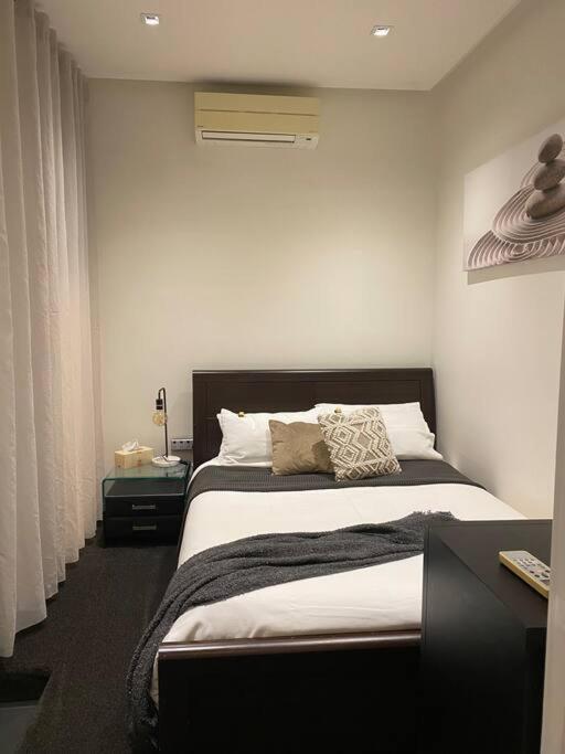 Holiday home Harbourfront Oasis With Pool, Steps To Vivid And Iconic Sydney Views Sydney