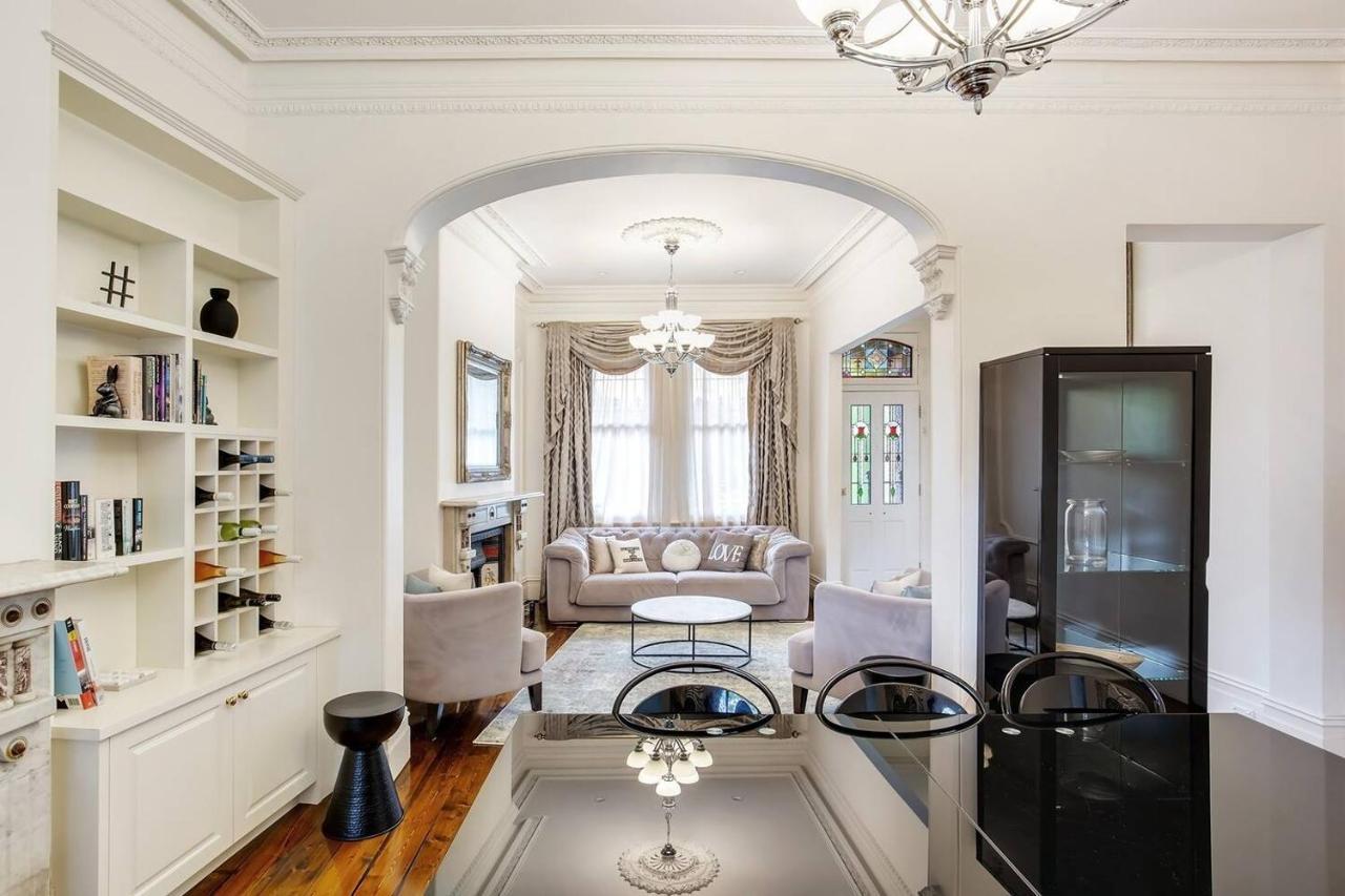 Refined Paddington Corner Terrace With Parking Holiday home *