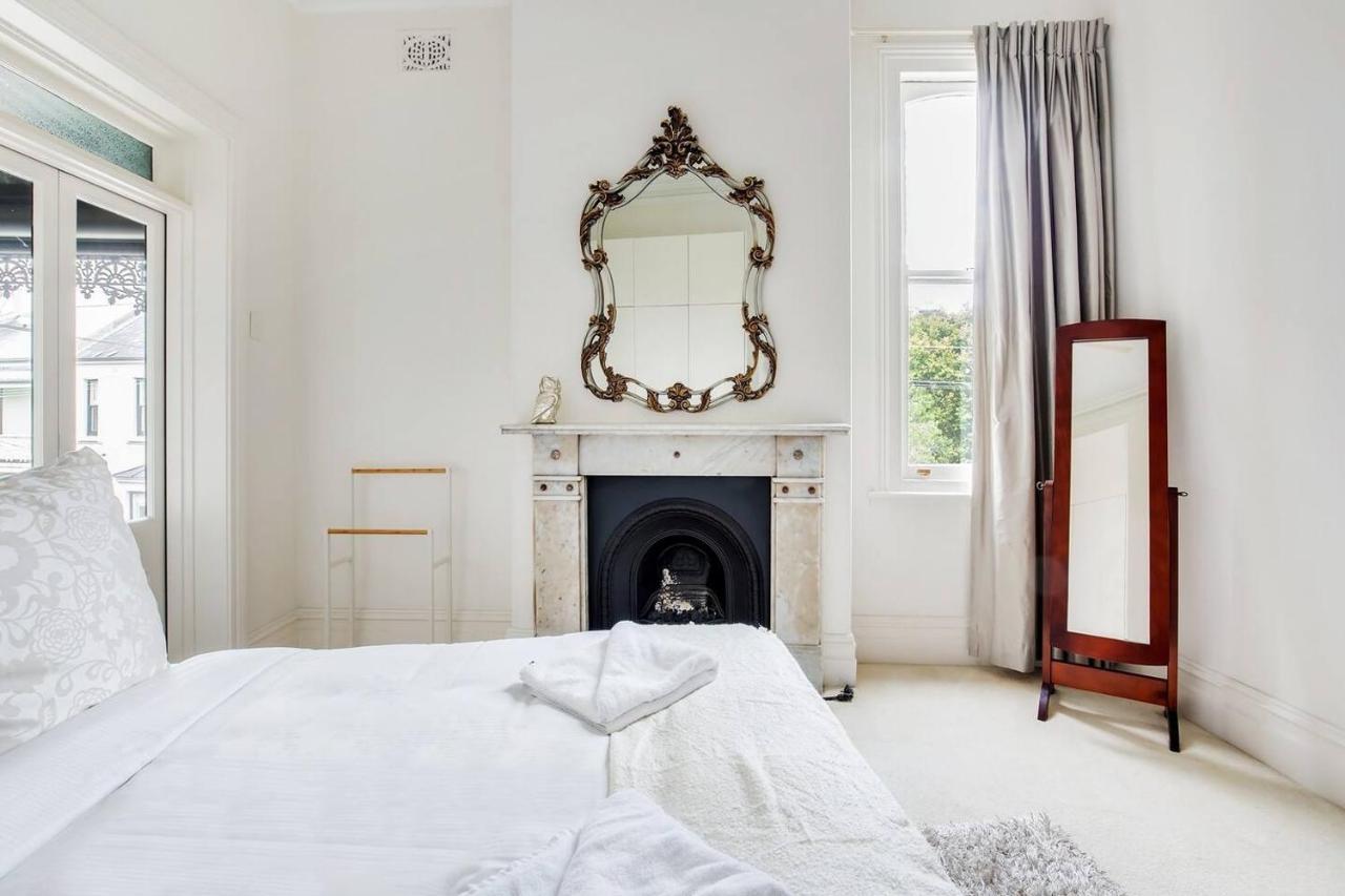 Refined Paddington Corner Terrace With Parking Holiday home *