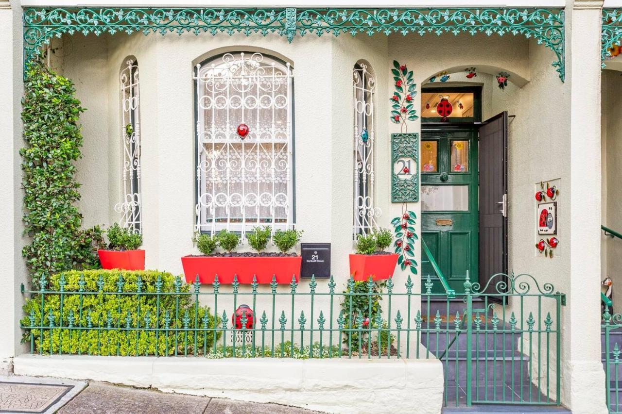 'lady Beatle' Quirky Character Terrace Near Harbour * Sydney