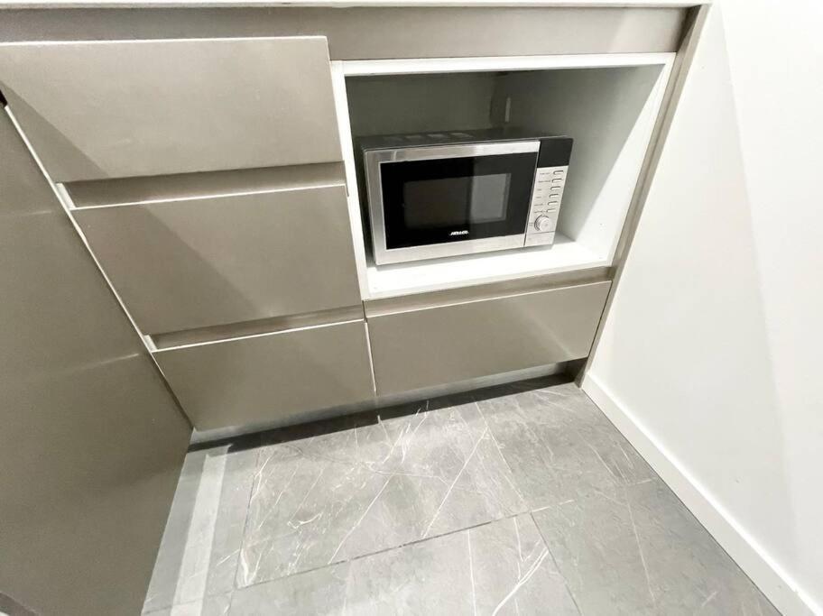 Skypark Oasis Retreat 2br@ Close To Olympicpark Apartment Sydney