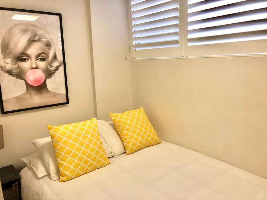 Lovely Refurbished 1 Bed Near Marina + Parking Apartment Sydney