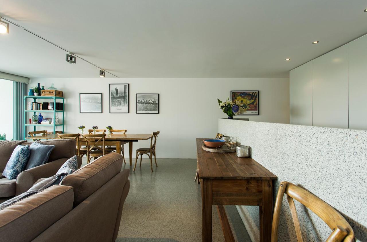 Apartment Modern & Sleek, Minutes To The City. Parking/pool *