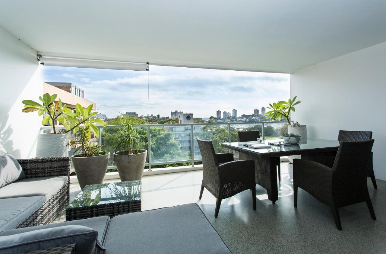 Modern & Sleek, Minutes To The City. Parking/pool Sydney