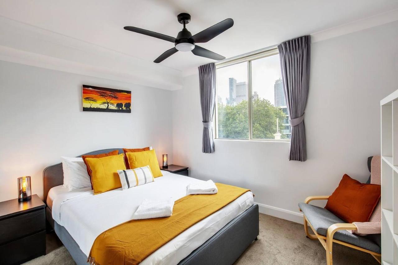 Harbourside At Woolloomooloo With Balcony Views Apartment
