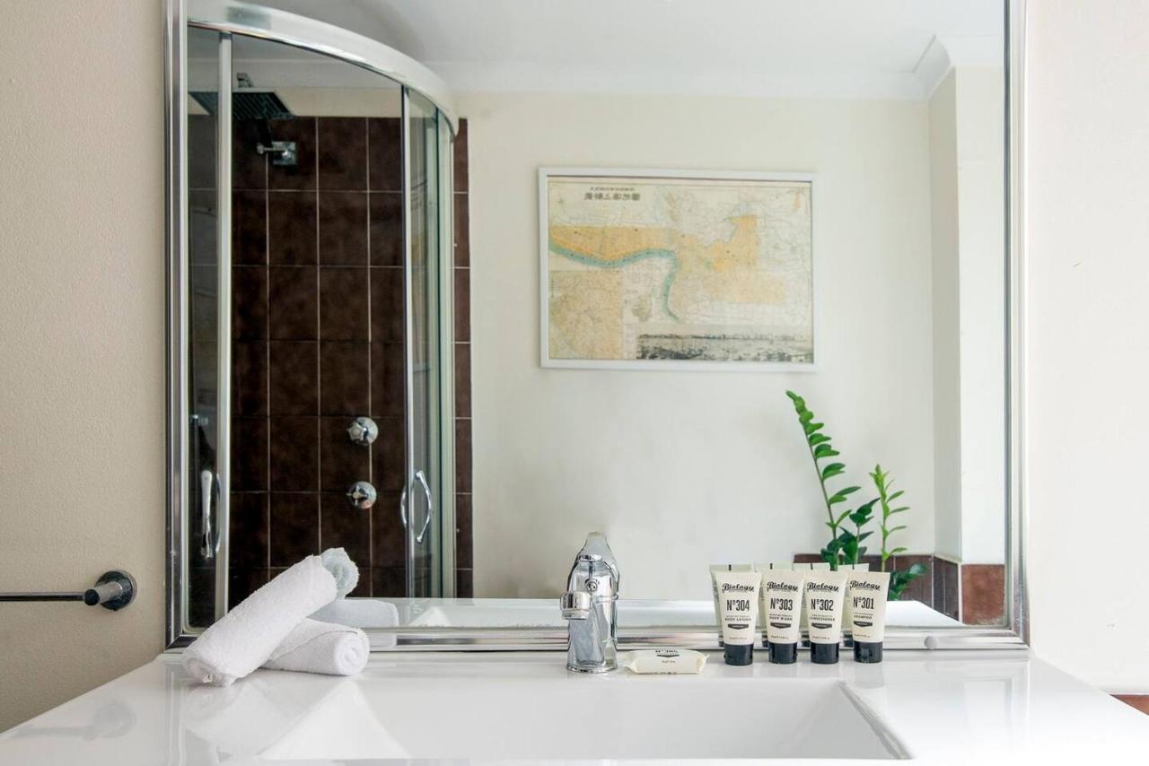 Chic Surry Hills Style With Parking Apartment
