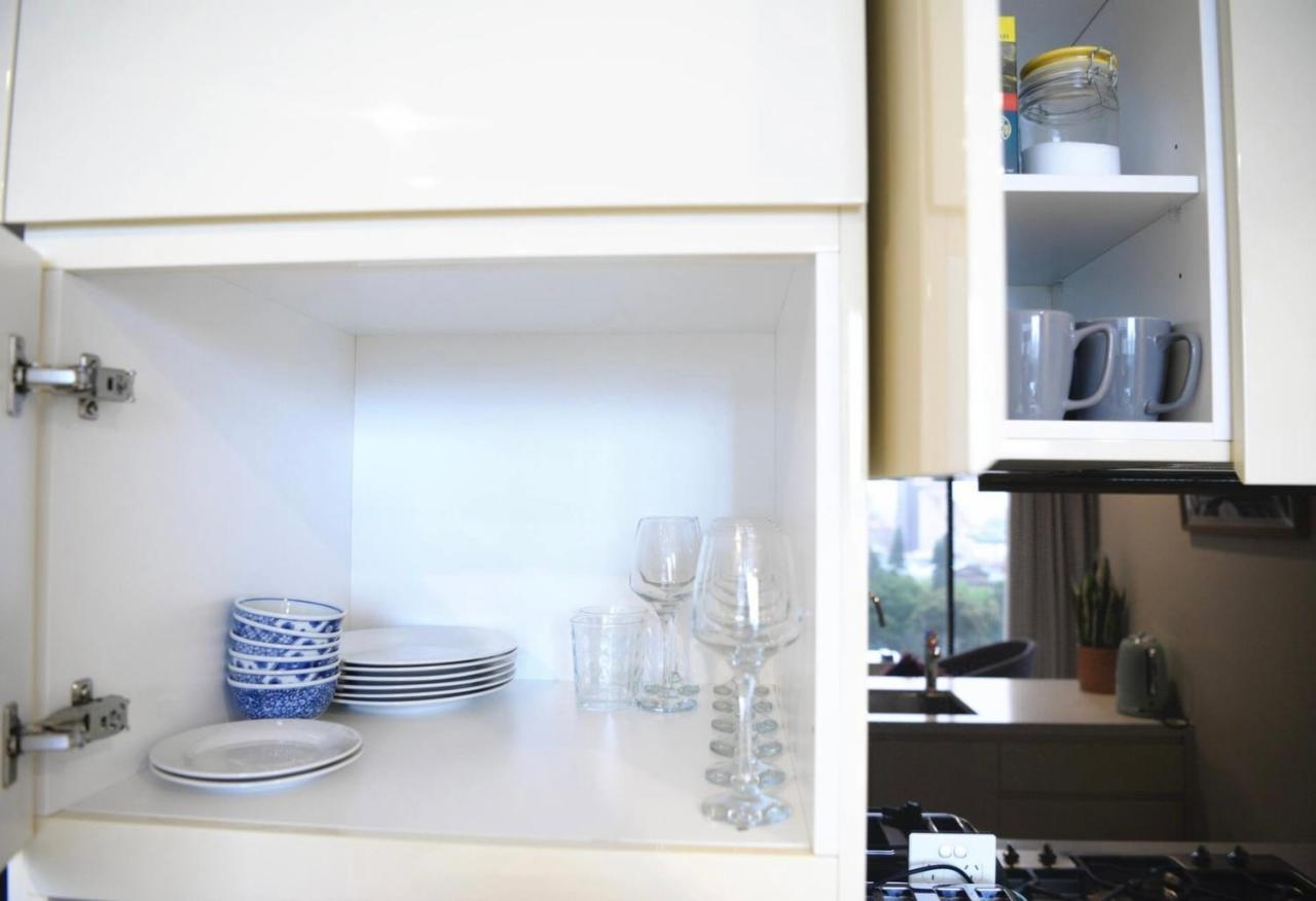 Cbd Best 2br Hyde Park