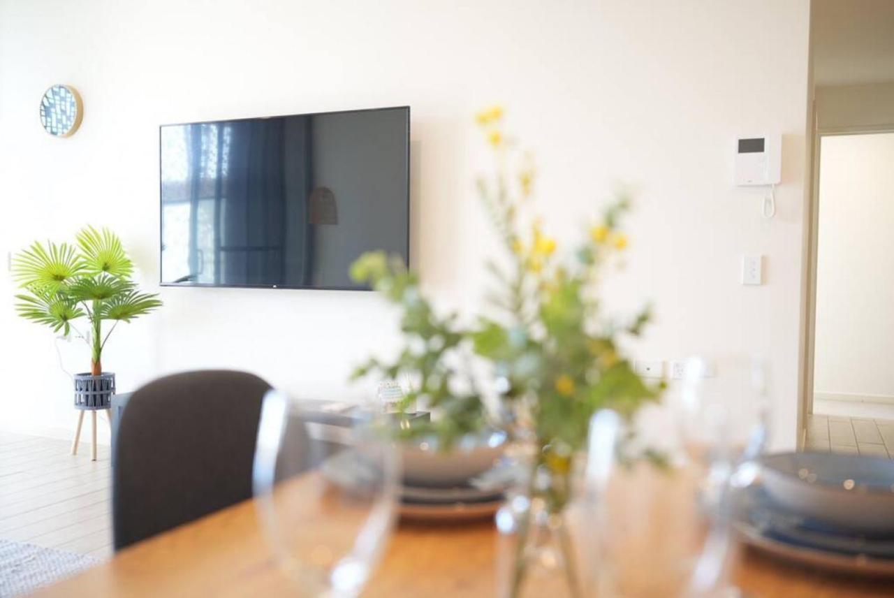 Stunning 2 Bedroom Apt In Wentworth Point Apartment *