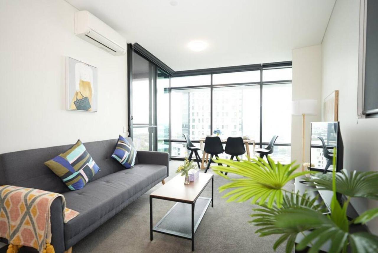 Superior View In Heart Of Olympic Park Apartment