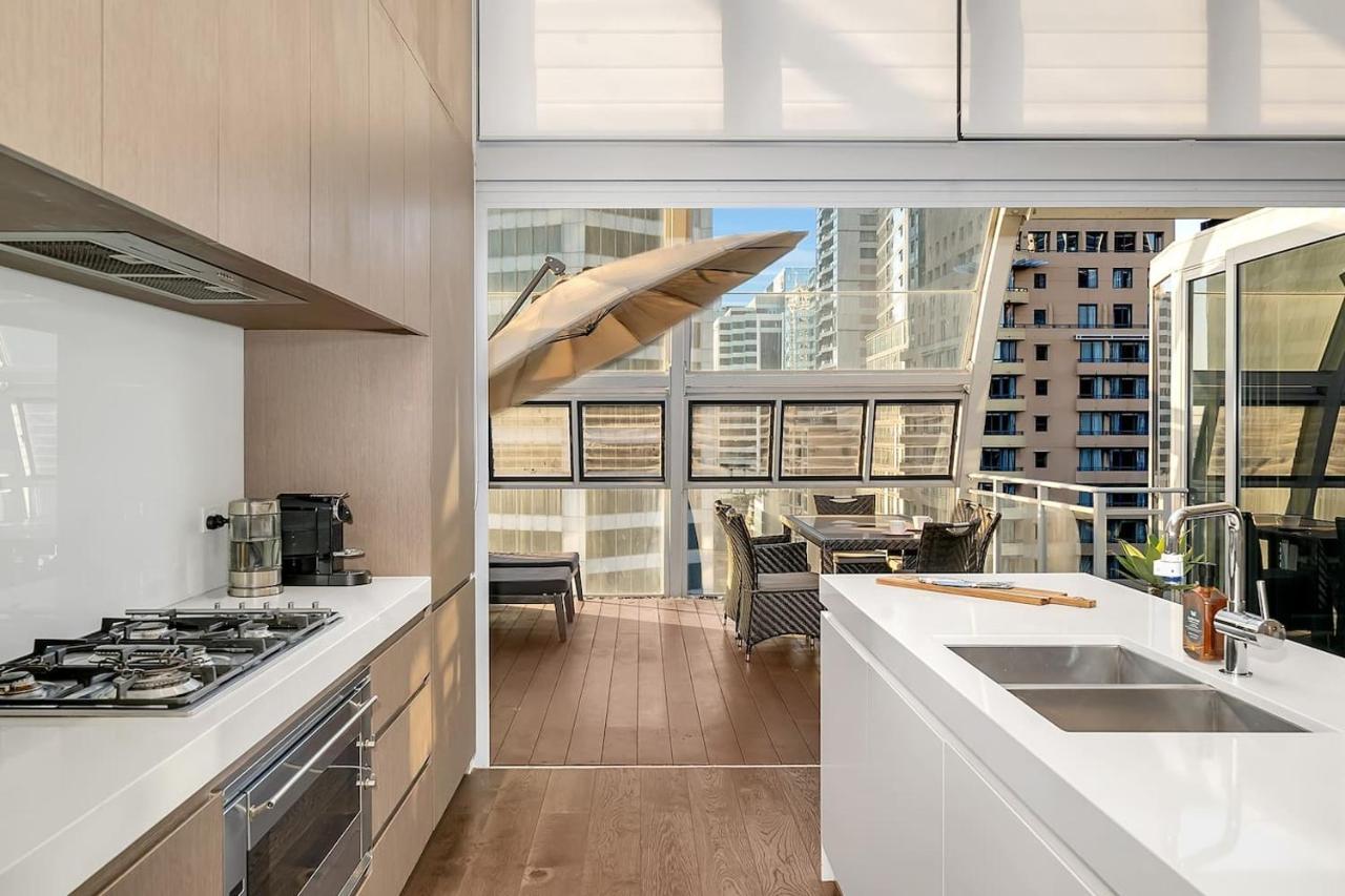 Apartment Luxury Loft In The Cbd With Outdoor Living
