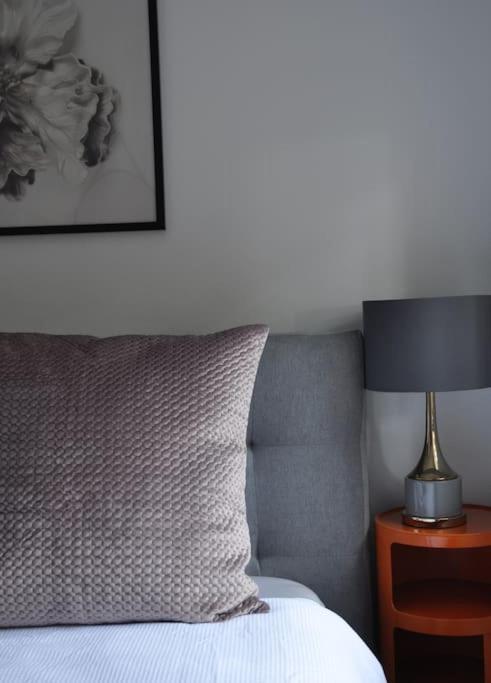Apartment Harbourside Style, 2 Bed, A/c, Pool -elizabeth Bay