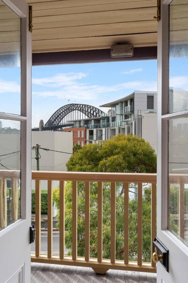 Eclectic Heritage Comfort With Terrace And Views Sydney