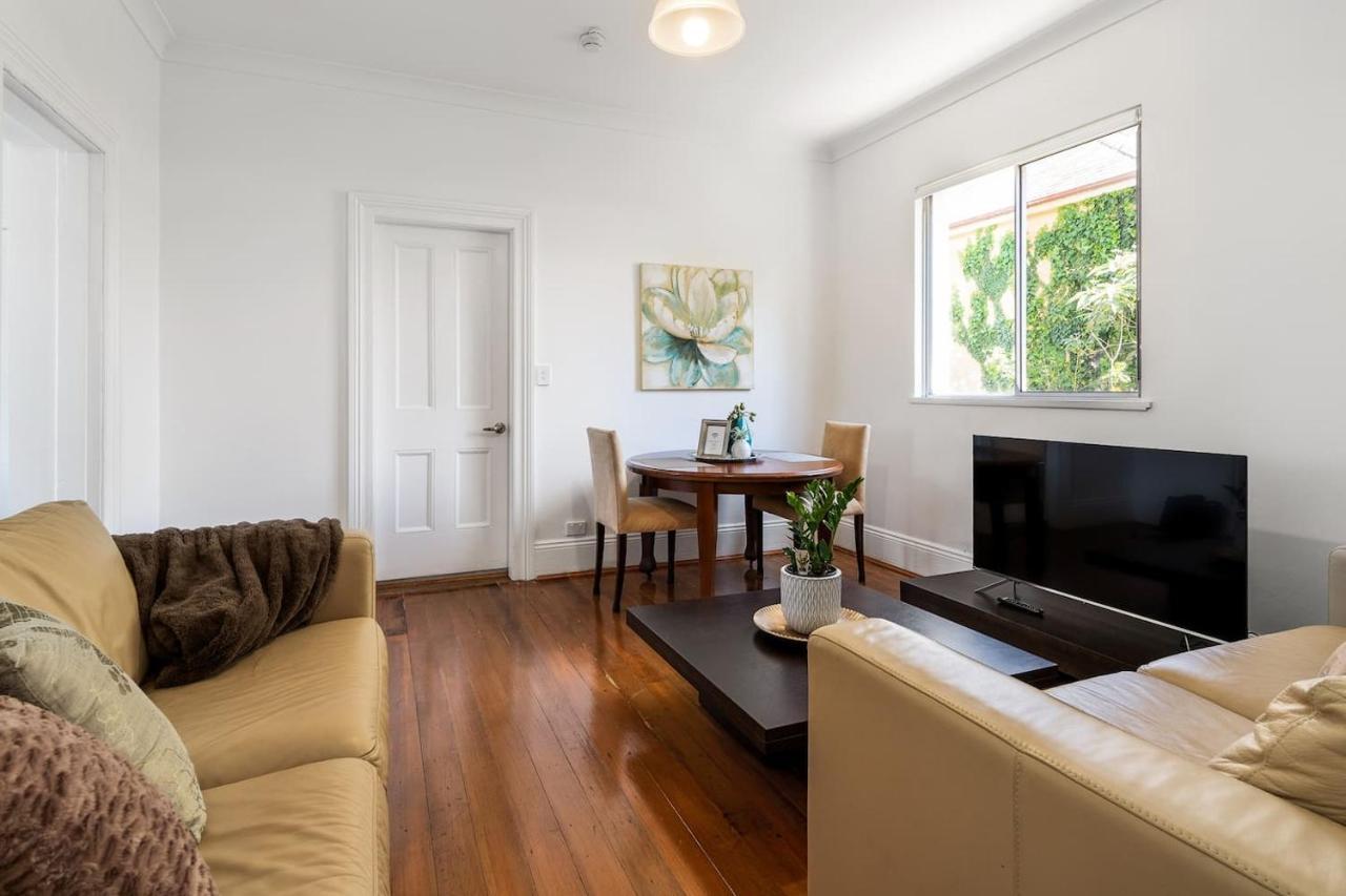 Executive Esperanza - In A Victorian Manor * Sydney
