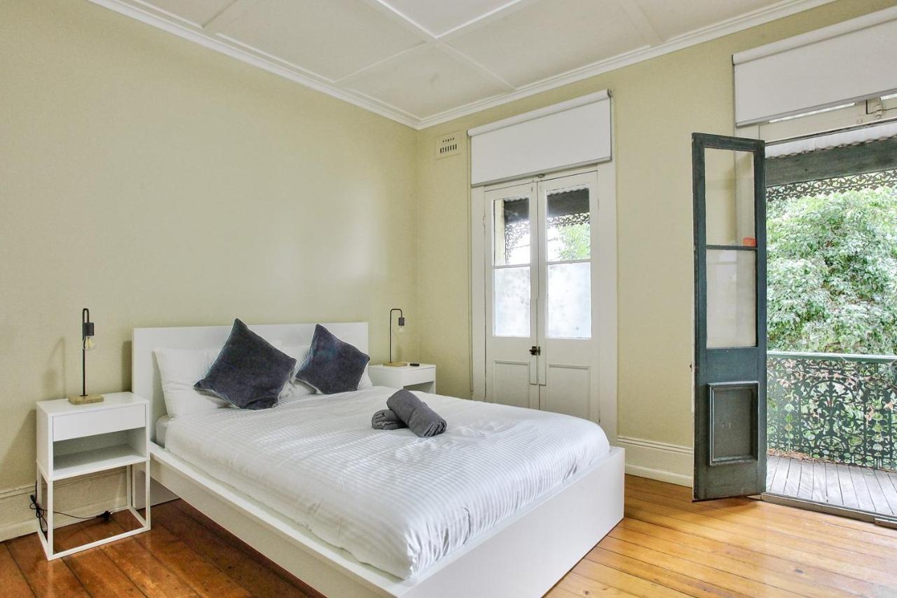 Spacious 3 Bedroom House Paddington 2 E-bikes Included Holiday home *