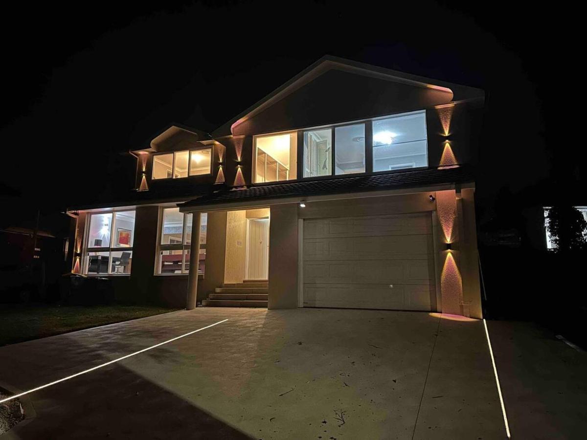 Holiday home 5 Bedroom 3 Bathroom House With Pool, Spa, Voice-control Smart And Game *