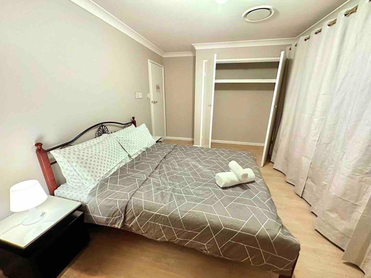 5 Bedroom 3 Bathroom House With Pool, Spa, Voice-control Smart And Game Holiday home Sydney