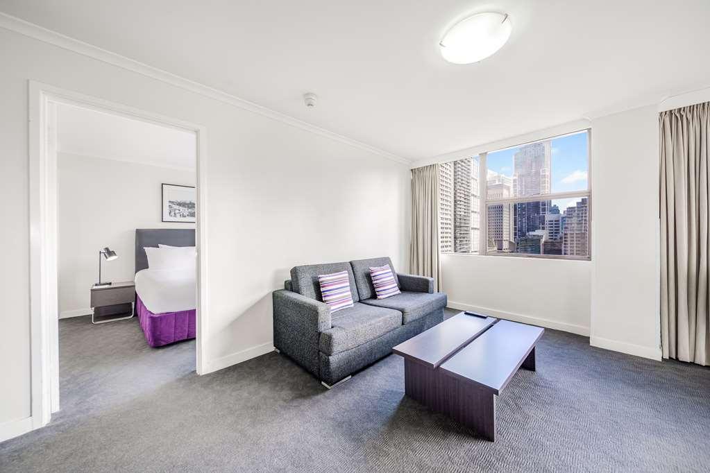 Oaks Hyde Park Aparthotel 4*