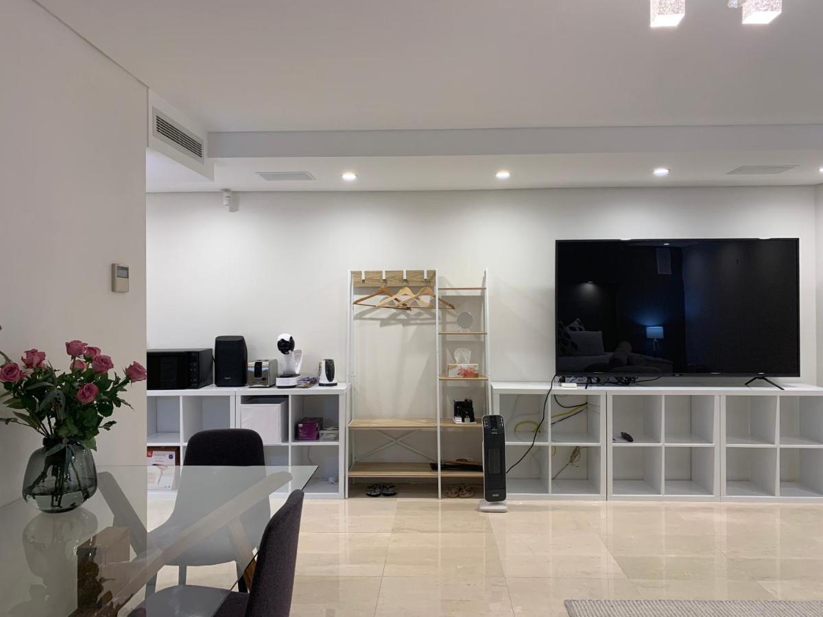 Spacious Putney Studio-2 Beds, Short Drive To Parklands & Olympic *