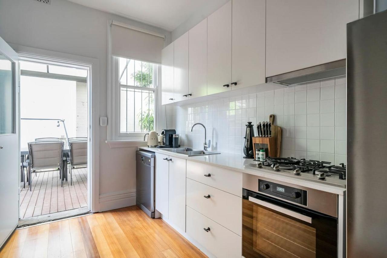 Holiday home Newtown Nest - Chic Terrace Living Off King Street