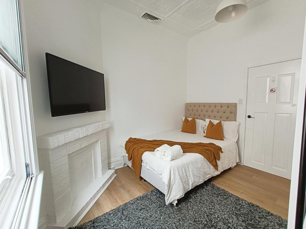 Stunning Queen 1min Walk To Station With 55 Inch Tv * Sydney