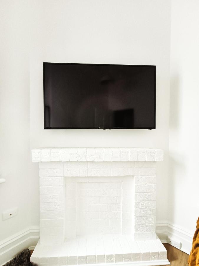 Homestay Stunning Queen 1min Walk To Station With 55 Inch Tv Sydney