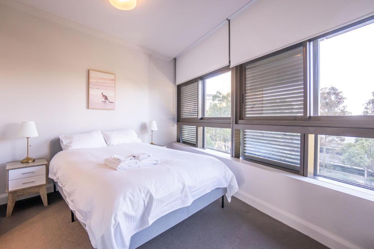 Olympic Park 2 Bedrooms Charm Family Friend Free Parking Apartment *