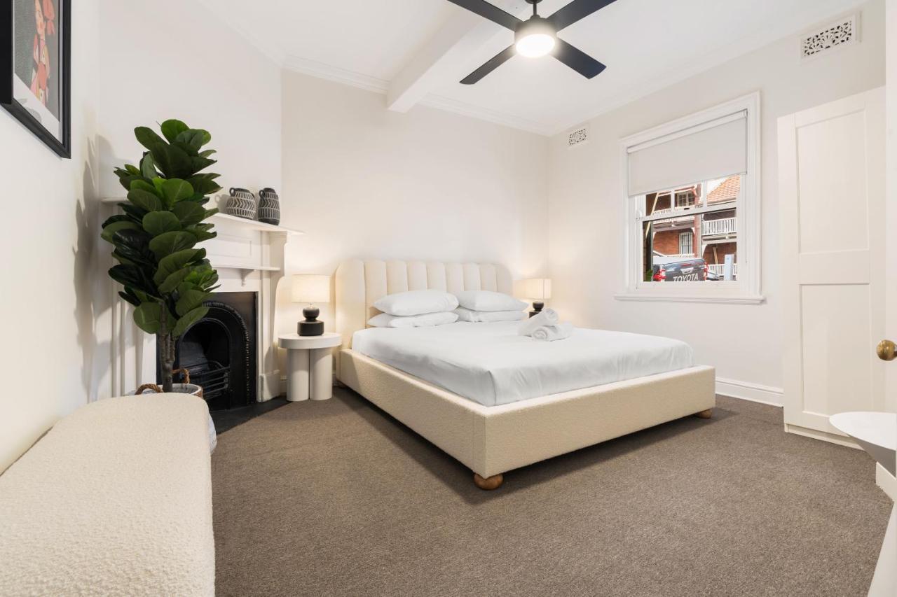 Historic Harbourside Townhouse * Sydney