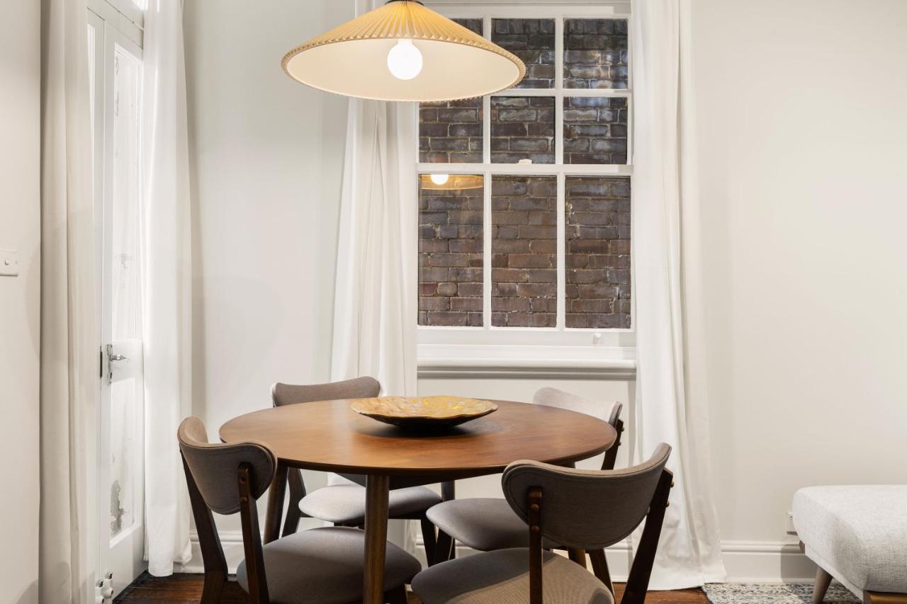 Historic Harbourside Townhouse Apartment *